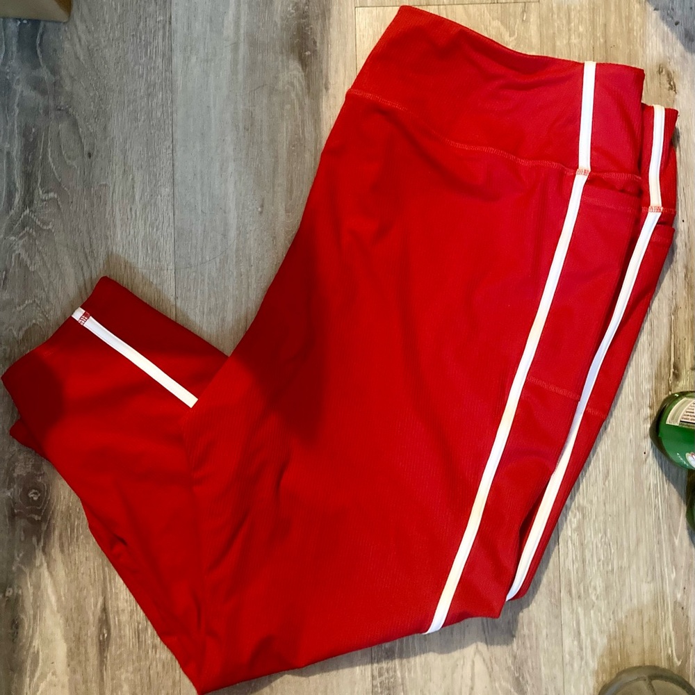 5xl Red Athletic Leggings with White Stripe